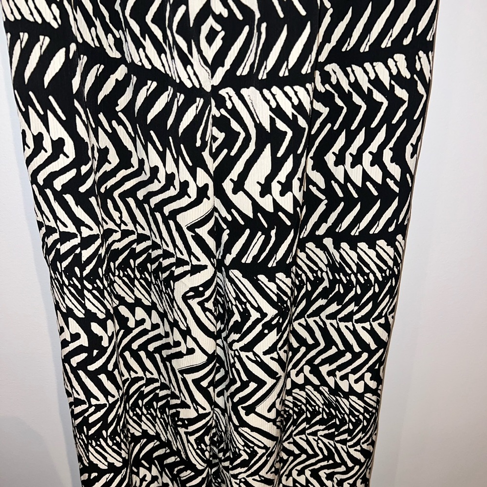 Women’s Black and White Casual Jumpsuit - Picture 8 of 11